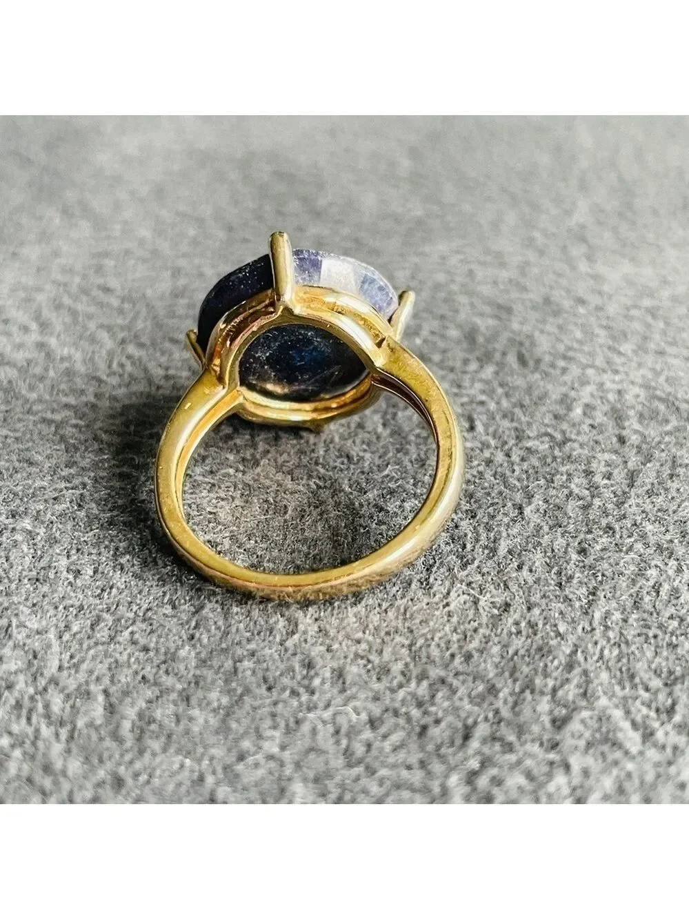 N/A faceted blue